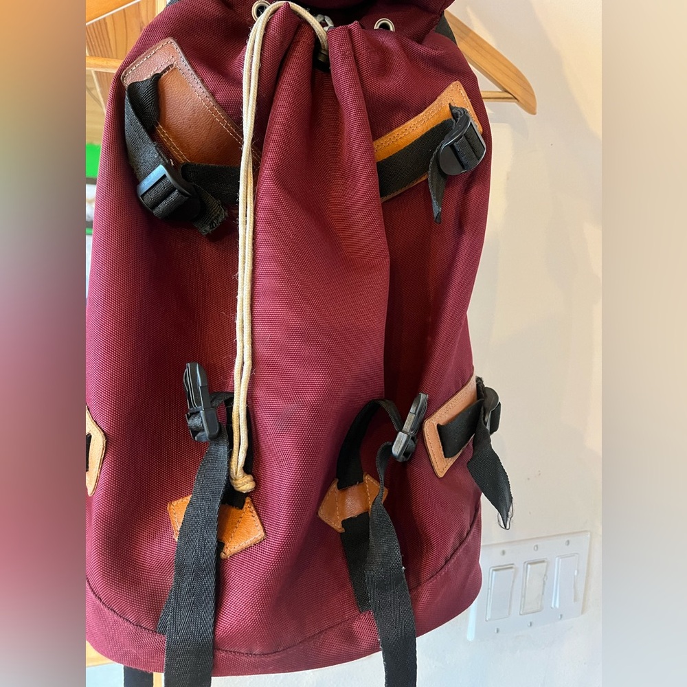 Poler Outdoor backpack - Picture 5 of 6